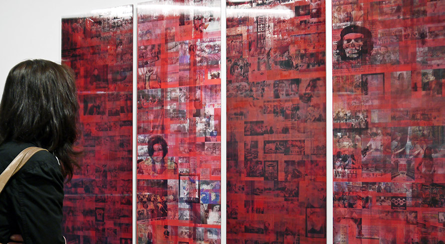 CensorZip, 2011 / Lenticular print on color plexiglass / on aluminum composite, 5 panels: 0.35 × 1.80 m (each)