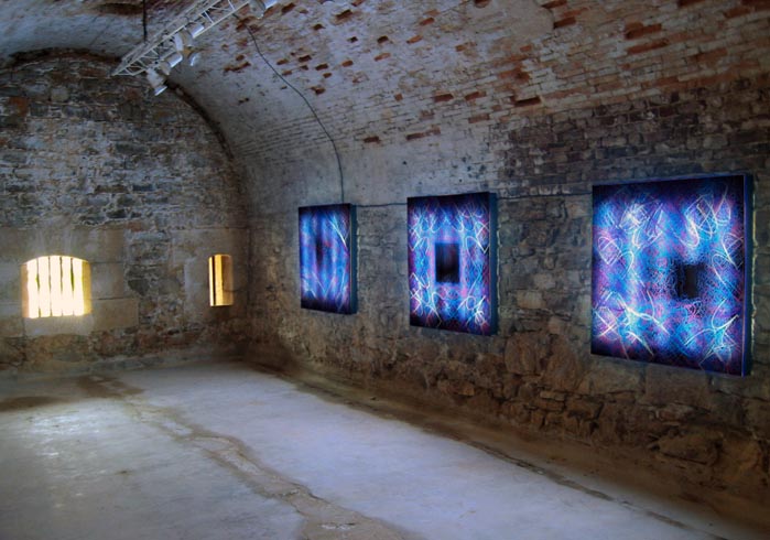 Neo_Stong, 2003-2004 / Fort Napoléon, La Seyne-sur-Mer, FR / Lenticular mounted on light box, 1.10 x 1.10 m each
