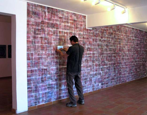 Site specific print installation with lenticular sheet
