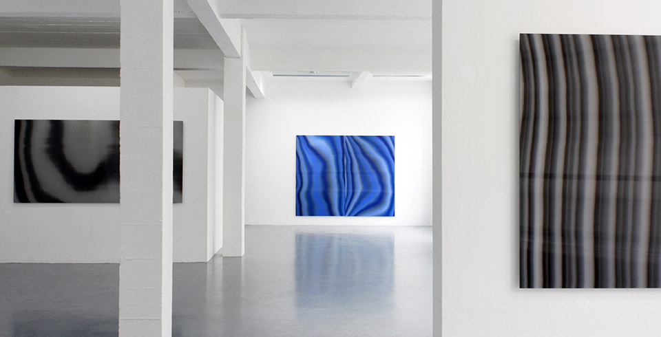 Post-Digital Blue (A1/A2), 2013 / Exhibition view, Post-Digital, TZR Galerie Kai Brückner, Düsseldorf, DE / Lenticular print on aluminum composite, 2 panels, 2.20 × 1.80 m