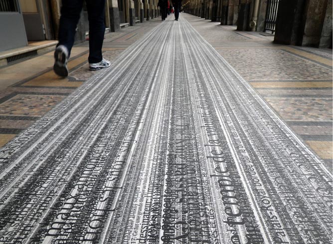 Text(e)~Fil(e)s, 2010 / Palais-Royal, Paris, FR / Site-specific floor print installation, pigment print on vinyl floor, 252 × 1.30 m