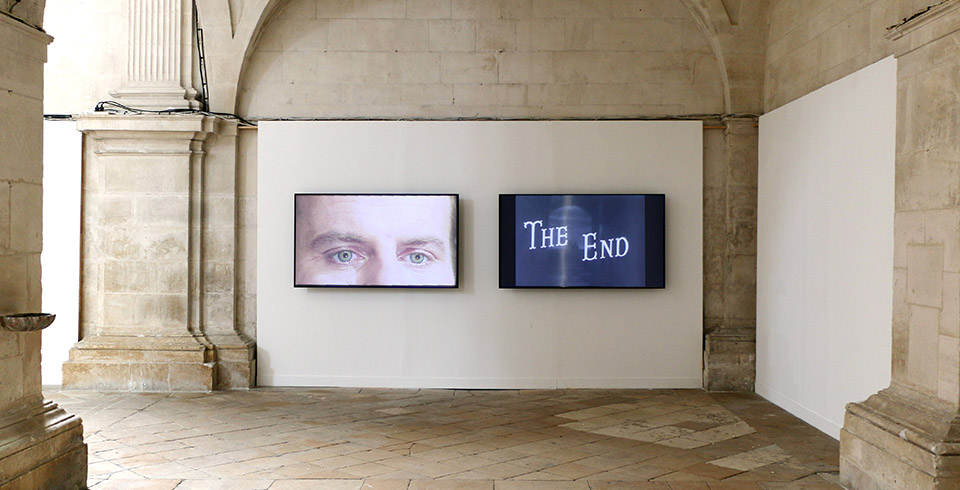 The End(less), 2020 / Installation view, Futurs Antérieurs exhibition, La Chapelle, Chaumont, FR / Algorithmically composed film installation, 2 screens, 1,70 × 1,00 m (each) / Video software: Claude Micheli