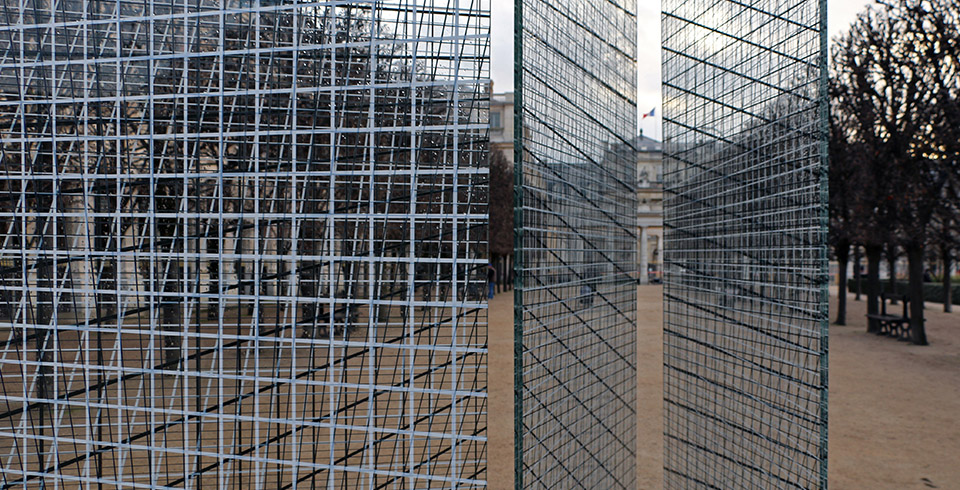 Perspectives Inversées, 2017 / Pascal Dombis et Gil Percal / Installation, 3 printed glass panels, 1.20 x 2.80 m (each panel) / Jardin du Palais-Royal, Paris, FR