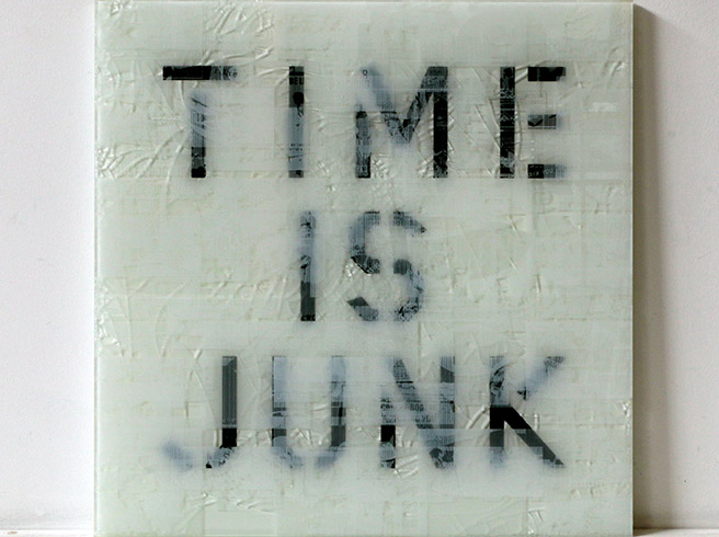 Time Is Junk (2017) / Ceramic ink on multilayered cracked glass panel, 0.60 x 0.60 m