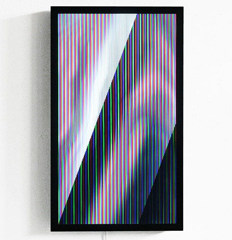 Color Screens of Death (Blue), 2015 / Video installation with lenticular panel on LED screen, computer and specific software, 0.55 × 0.90 m