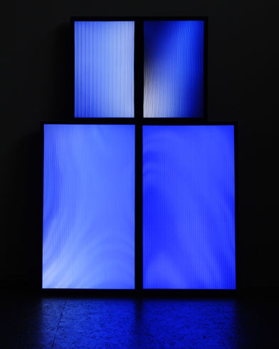 Blue Screen of Death, 2014 / Video installation with 4 lenticular screens, 3 computers and specific software, 1.10 × 1.50 m