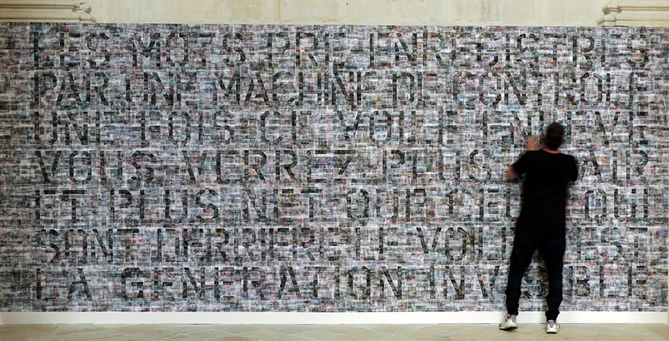 Génération Invisible, 2020 / Installation view, Futurs Antérieurs exhibition, La Chapelle, Chaumont / Site specific print installation with lenticular sheets, 6 × 3 m