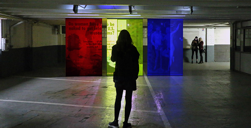 The Ends of Painting, 2019 / Mutatio, Paris, FR / Algorithmically composed video installation on 3 screens : 4.50 × 2.50 m (total) / Video software: Claude Micheli