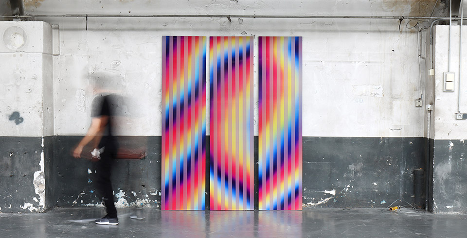Post-Digital Stripes, 2021 / Varnish on lenticular print on aluminum composite / 3 panels, 0.60 x 2.40 m each / 1.90 x 2.40 m total
