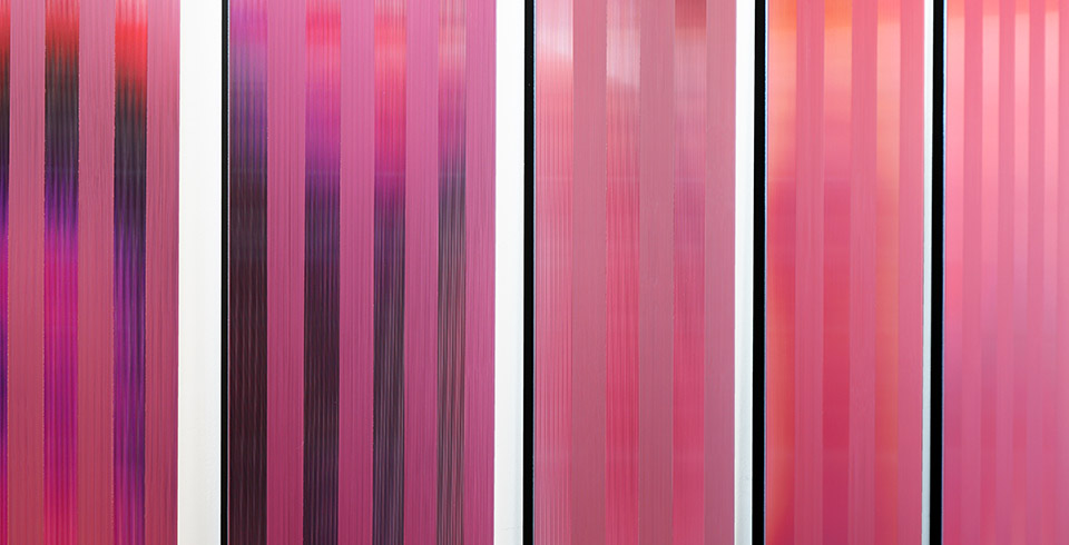 Post-Digital Stripes, 2022 / Varnish on lenticular print on aluminum composite / 6 panels, 0.30 x 1.80 m each / 2.00 x 1.80 m total