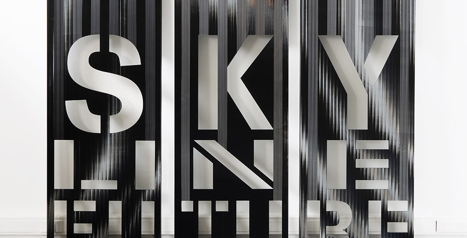 Sky Line Future, 2023 / Varnish on cut lenticular print on mirror aluminum composite / 3 panels : 0.60 x 2.40 m each (detail)