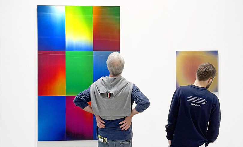 Post-Digital Grid (Aurora Remix), 2024, Lenticular print combination, 1.10 × 1.80 m / Exhibition view, Dan Galeria, Art Brussels, Brussels, 2025