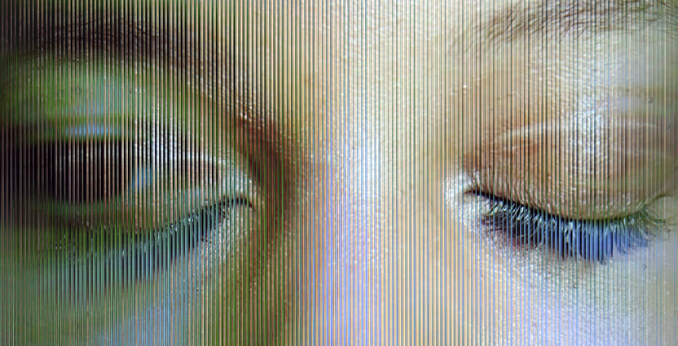 Open/Eye, 2025 / Algorithmically composed video installation with lenticular screen, 
1.00 x 1.70 m / Video software: Claude Micheli