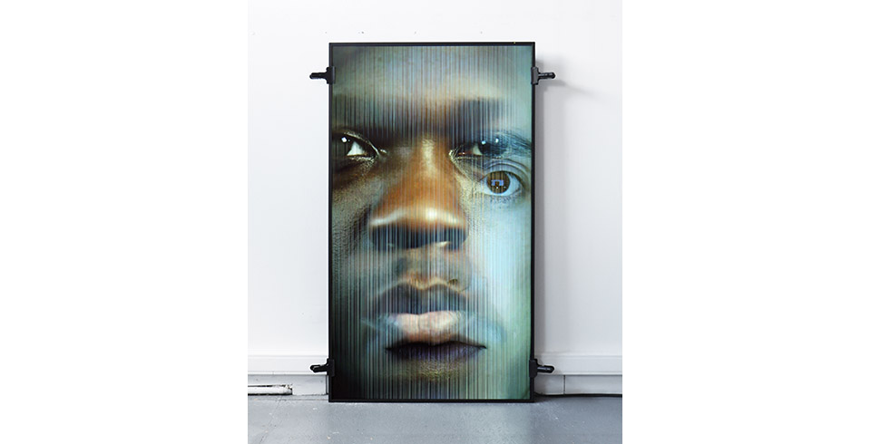 Open/Eye, 2025 / Algorithmically composed video installation with lenticular screen, 
1.00 x 1.70 m / Video software: Claude Micheli